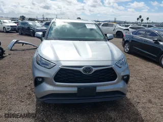 2020 Toyota Highlander XLE with VIN 5TDGZRAH5LS502260, listed as a IAAI auction lot 41743209 with 105,108 mi miles. Bid and sale history available at carsss.com. Image 13.