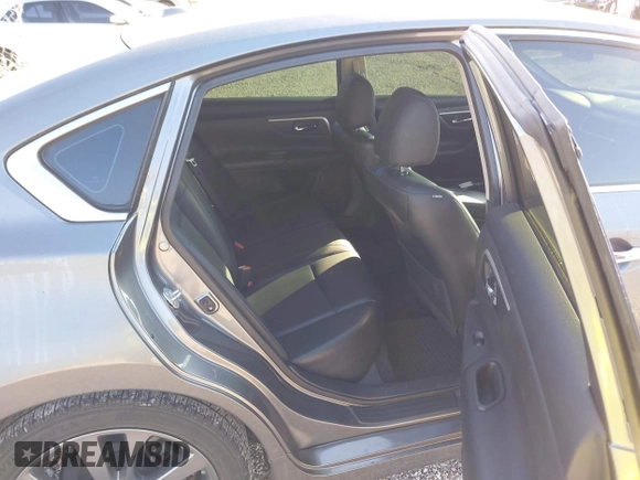 2018 Nissan Altima 2.5 SR with VIN 1N4AL3AP7JC240029, listed as a IAAI auction lot 41883209 with 77,190 mi miles. Bid and sale history available at carsss.com. Image 8.