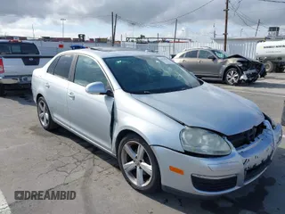 2008 Volkswagen Jetta SE с VIN 3VWRZ71K38M163043, выставлен на аукционе IAAI как лот 41926040 с пробегом 160 084 миль миль и . История ставок и продаж доступна на DreamBid. Изображение 1.