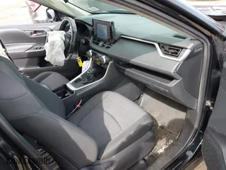 2019 Toyota RAV4 XLE with VIN JTMP1RFV8KD033794, listed as a IAAI auction lot 41923029 with 62,249 mi miles. Bid and sale history available at carsss.com. Image 5.
