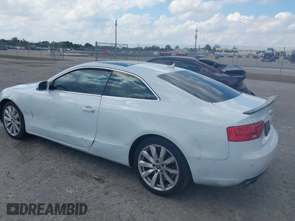 2013 Audi A5 Premium Plus z VIN WAULFAFR1DA056761, wystawiony jako IAAI lot #41894935 z przebiegiem 102 536 mil mil oraz . Historia ofert i sprzedaży dostępna na DreamBid. Obrazek 3.