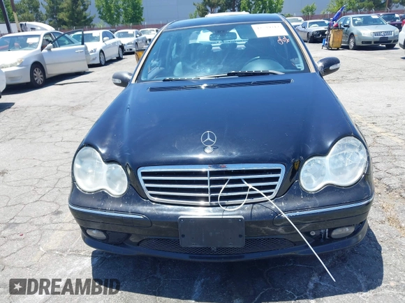 2007 Mercedes-Benz C 230 Sport z VIN WDBRF52HX7F888302, wystawiony jako IAAI lot #42539712 z przebiegiem 151 263 mil mil oraz . Historia ofert i sprzedaży dostępna na DreamBid. Obrazek 6.