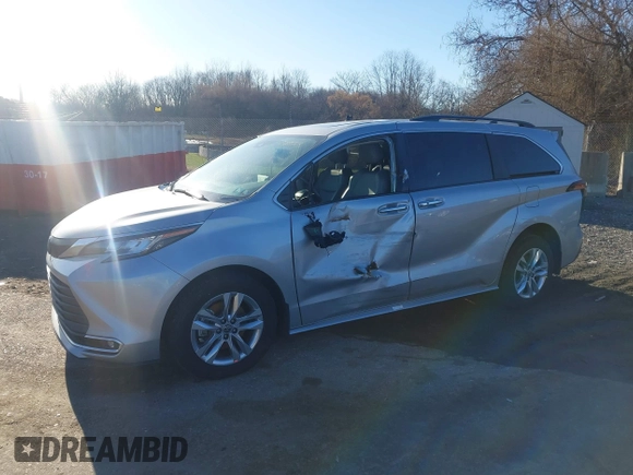2022 Toyota Sienna XLE with VIN 5TDJRKEC9NS088219, listed as a IAAI auction lot 41820969 with 190,598 mi miles and . Bid and sale history available at DreamBid. Image 6.