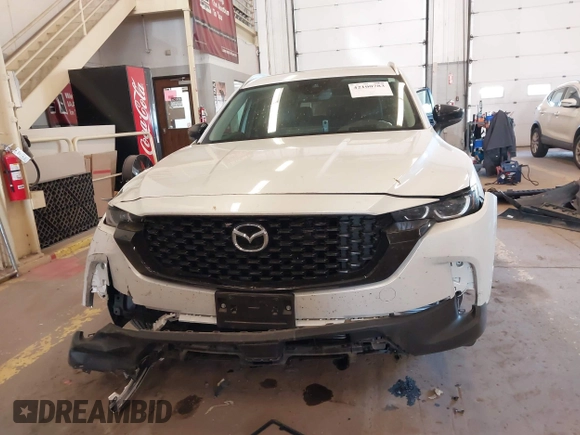 2023 Mazda CX-50 S Premium Plus z VIN 7MMVABEM5PN137829, wystawiony jako IAAI lot #42100783 z przebiegiem 22 209 mil mil oraz . Historia ofert i sprzedaży dostępna na DreamBid. Obrazek 13.