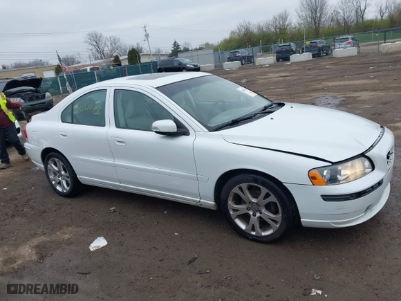 2009 Volvo S60 2.5T with VIN YV1RS592092720882, listed as a IAAI auction lot 42006676 with 143,647 mi miles. Bid and sale history available at carsss.com. Image 14.