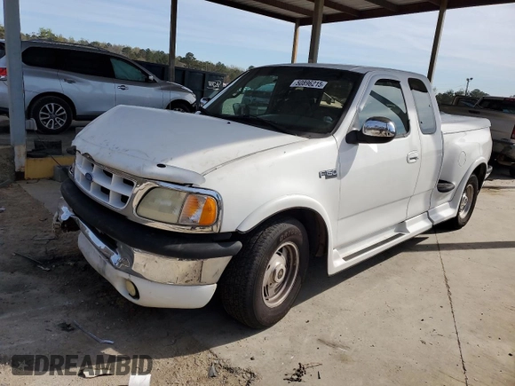 1997 Ford F-150 z VIN 1FTDX0766VKA86983, wystawiony jako Copart lot #50896215 z przebiegiem 214 746 mil mil oraz Szkoda całkowita • Salvage title. Historia ofert i sprzedaży dostępna na DreamBid. Obrazek 1.