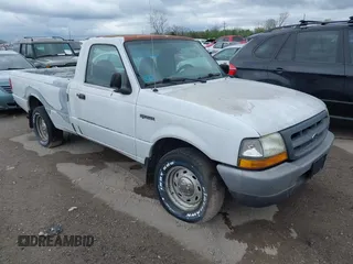 2000 Ford Ranger XL with VIN 1FTYR10C5YPA25598, listed as a IAAI auction lot 41905964 with 86,088 mi miles. Bid and sale history available at carsss.com. Image 1.