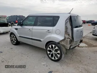 2013 Kia Soul + z VIN KNDJT2A66D7483811, wystawiony jako Copart lot #56746085 z przebiegiem 161 371 mil mil oraz Szkoda całkowita • Salvage title. Historia ofert i sprzedaży dostępna na DreamBid. Obrazek 2.