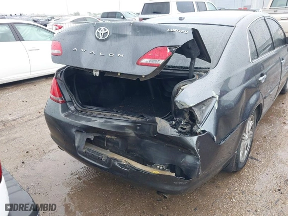 2009 Toyota Avalon XL with VIN 4T1BK36B19U333046, listed as a IAAI auction lot 41895870 with 185,626 mi miles. Bid and sale history available at carsss.com. Image 6.