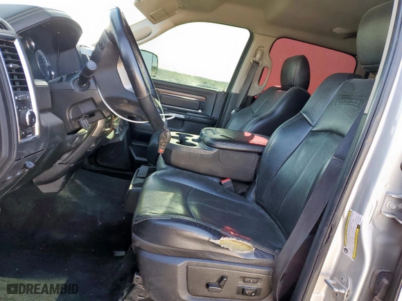 2018 Ram 2500 Laramie with VIN 3C6UR5FL1JG241897, listed as a Copart auction lot 48211105 with 215,750 mi miles and Salvage Title. Bid and sale history available at carsss.com. Image 7.