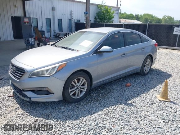 2015 Hyundai Sonata SE with VIN 5NPE24AF8FH118366, listed as a IAAI auction lot 42086388 with 179,499 mi miles and . Bid and sale history available at carsss.com. Image 2.