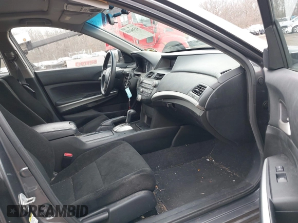 2010 Honda Accord EX z VIN 1HGCP3F79AA029668, wystawiony jako IAAI lot #41344318 z przebiegiem 106 937 mil mil oraz . Historia ofert i sprzedaży dostępna na DreamBid. Obrazek 5.