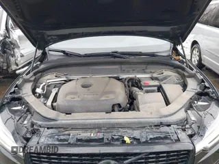 2019 Volvo XC60 R-Design with VIN LYV102RM9KB297622, listed as a IAAI auction lot 41582805 with 66,334 mi miles. Bid and sale history available at carsss.com. Image 10.