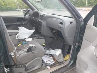 2004 Chevrolet TrailBlazer LS with VIN 1GNDT13S942288727, listed as a IAAI auction lot 42224614 with Not Provided miles and . Bid and sale history available at DreamBid. Image 5.