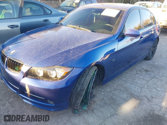 2008 BMW 3 Series 335i with VIN WBAVB77528NH79765, listed as a IAAI auction lot 41219719 with 220,556 mi miles. Bid and sale history available at carsss.com. Image 2.