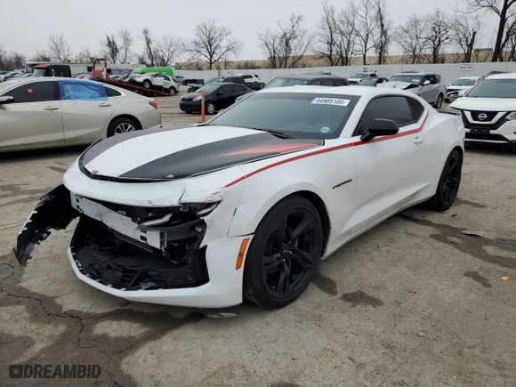 2021 Chevrolet Camaro 1LT with VIN 1G1FB1RX5M0142269, listed as a Copart auction lot 44905105 with 31,586 mi miles and Salvage Title. Bid and sale history available at carsss.com. Image 1.