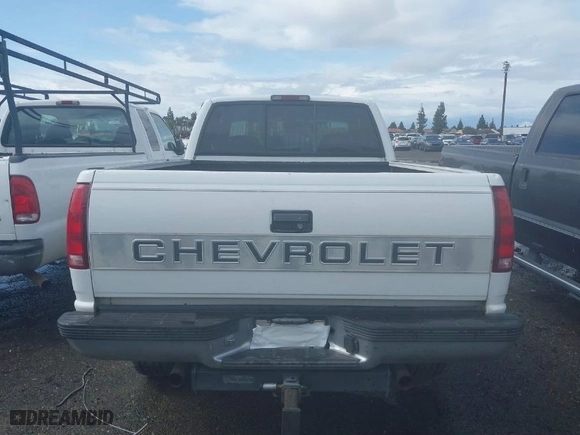 1996 Chevrolet C/K 2500 with VIN 1GCGK29R7TE237856, listed as a IAAI auction lot 41916252 with 213,506 mi miles. Bid and sale history available at carsss.com. Image 16.