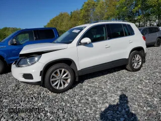 2017 Volkswagen Tiguan Wolfsburg Edition z VIN WVGSV7AX4HK026336, wystawiony jako Copart lot #56196945 z przebiegiem 125 559 mil mil oraz Szkoda całkowita • Salvage title. Historia ofert i sprzedaży dostępna na DreamBid. Obrazek 1.