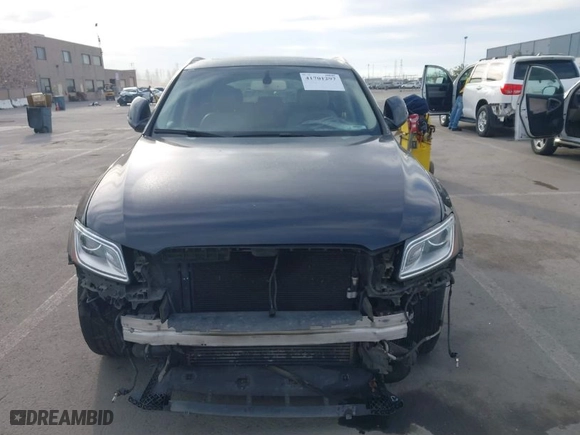 2014 Audi Q5 Premium Plus with VIN WA1LFAFP8EA106410, listed as a IAAI auction lot 41701297 with 131,735 mi miles. Bid and sale history available at carsss.com. Image 13.