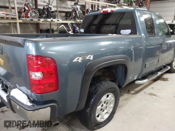 2013 Chevrolet Silverado 1500 LT with VIN 1GCRKSE70DZ137623, listed as a IAAI auction lot 41176402 with 134,194 mi miles and . Bid and sale history available at DreamBid. Image 4.