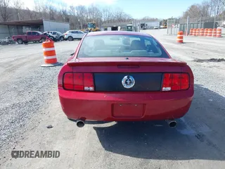 2009 Ford Mustang with VIN 1ZVHT80N695136392, listed as a IAAI auction lot 41509619 with 141,563 mi miles and . Bid and sale history available at carsss.com. Image 16.