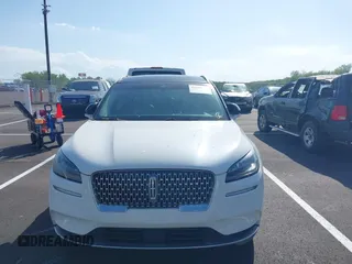 2021 Lincoln Corsair Standard z VIN 5LMCJ1C97MUL04587, wystawiony jako IAAI lot #41985640 z przebiegiem 46 724 mil mil oraz . Historia ofert i sprzedaży dostępna na DreamBid. Obrazek 12.