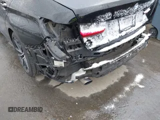 2019 BMW 3 Series 330i с VIN WBA5R1C53KAE82114, выставлен на аукционе IAAI как лот 41632512 с пробегом 92 454 миль миль и . История ставок и продаж доступна на DreamBid. Изображение 18.