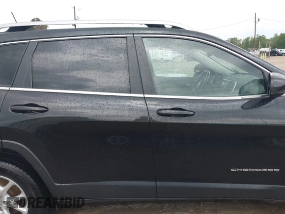 2016 Jeep Cherokee Latitude with VIN 1C4PJLCS4GW347185, listed as a IAAI auction lot 41909802 with 155,026 mi miles. Bid and sale history available at carsss.com. Image 13.