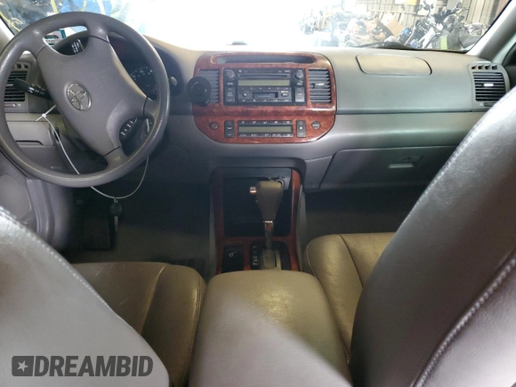 2004 Toyota Camry LE with VIN 4T1BE30K14U918475, listed as a Copart auction lot 47646465 with 258,973 mi miles and Salvage Title. Bid and sale history available at DreamBid. Image 8.