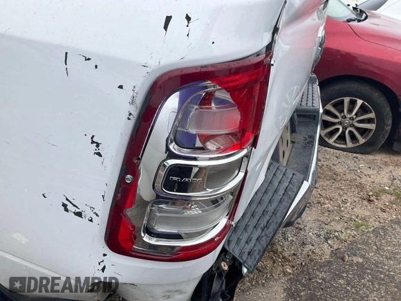 2019 Ram 2500 Tradesman with VIN 3C6UR5CL6KG598109, listed as a IAAI auction lot 42792700 with 167,668 mi miles and . Bid and sale history available at DreamBid. Image 37.
