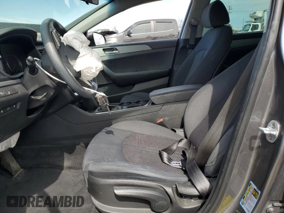2018 Hyundai Sonata SE z VIN 5NPE24AF9JH655398, wystawiony jako Copart lot #54274075 z przebiegiem 82 601 mil mil oraz Szkoda całkowita • Salvage title. Historia ofert i sprzedaży dostępna na DreamBid. Obrazek 7.