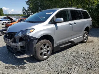 2014 Toyota Sienna SE с VIN 5TDXK3DC1ES457564, выставлен на аукционе Copart как лот 59390205 с пробегом 131 090 миль миль и Списание • Salvage title. История ставок и продаж доступна на DreamBid. Изображение 1.