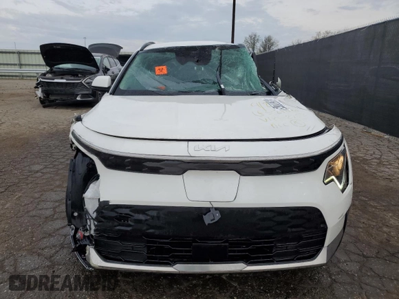 2024 Kia Niro Wind with VIN KNDCR3L17R5122752, listed as a Copart auction lot 54700365 with 11,446 mi miles and Clean Title. Bid and sale history available at DreamBid. Image 5.