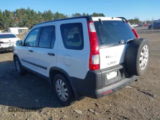 2005 Honda CR-V EX with VIN SHSRD78875U315913, listed as a IAAI auction lot 41880071 with 310,358 mi miles. Bid and sale history available at carsss.com. Image 3.