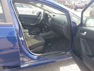 2018 Kia Forte LX with VIN 3KPFK4A71JE226693, listed as a IAAI auction lot 42094700 with 140,906 mi miles. Bid and sale history available at carsss.com. Image 5.