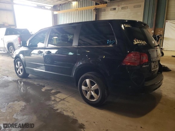 2010 Volkswagen Routan SE with VIN 2V4RW3D19AR242518, listed as a Copart auction lot 69651534 with 172,874 mi miles and Salvage Title. Bid and sale history available at carsss.com. Image 2.