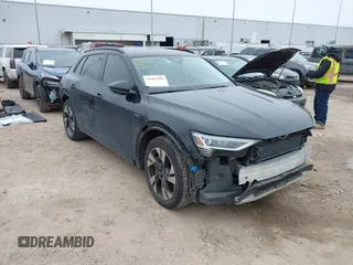 2021 Audi e-tron Premium with VIN WA1AAAGE6MB027927, listed as a IAAI auction lot 41603440 with 111,631 mi miles. Bid and sale history available at carsss.com. Image 1.