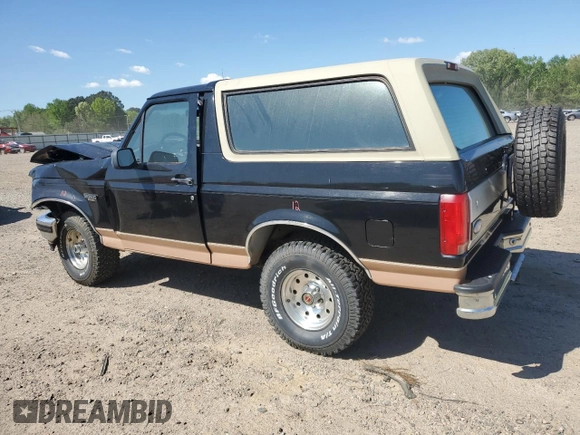 1994 Ford Bronco Custom with VIN 1FMEU15H2RLB24261, listed as a Copart auction lot 52582645 with 215,931 mi miles and Clean Title. Bid and sale history available at DreamBid. Image 2.