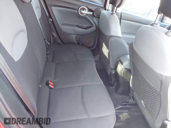 2016 FIAT 500X Easy z VIN ZFBCFXBT0GP327254, wystawiony jako IAAI lot #41974130 z przebiegiem 57 405 mil mil oraz . Historia ofert i sprzedaży dostępna na DreamBid. Obrazek 8.
