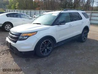 2015 Ford Explorer Sport with VIN 1FM5K8GT1FGC11511, listed as a IAAI auction lot 41922269 with 163,014 mi miles. Bid and sale history available at carsss.com. Image 2.