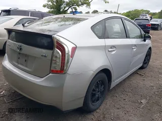 2015 Toyota Prius Four z VIN JTDKN3DU2F1935497, wystawiony jako IAAI lot #42330002 z przebiegiem 237 332 mil mil oraz . Historia ofert i sprzedaży dostępna na DreamBid. Obrazek 4.