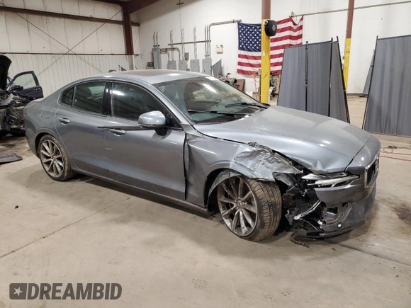 2019 Volvo S60 Momentum with VIN 7JRA22TK3KG014509, listed as a Copart auction lot 57210604 with 0 mi miles and Salvage Title. Bid and sale history available at carsss.com. Image 4.