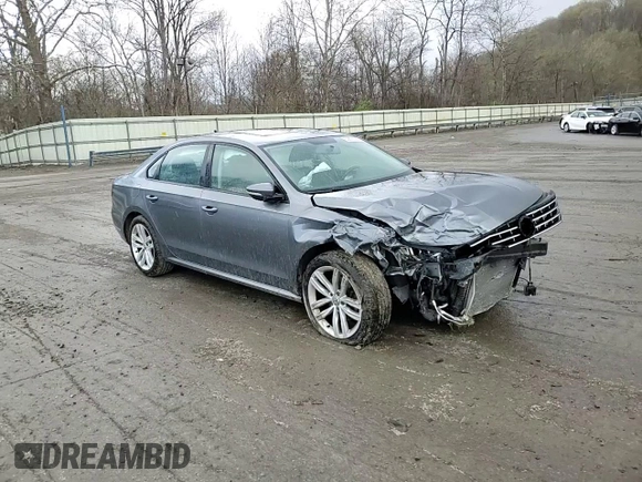 2019 Volkswagen Passat Wolfsburg Edition z VIN 1VWLA7A38KC005411, wystawiony jako Copart lot #52876005 z przebiegiem 82 144 mil mil oraz Szkoda całkowita • Salvage title. Historia ofert i sprzedaży dostępna na DreamBid. Obrazek 10.