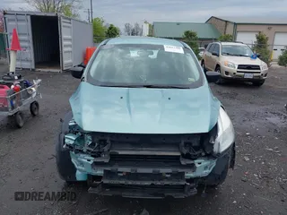2013 Ford Escape S with VIN 1FMCU0F75DUD00309, listed as a IAAI auction lot 42017289 with 184,026 mi miles. Bid and sale history available at carsss.com. Image 13.