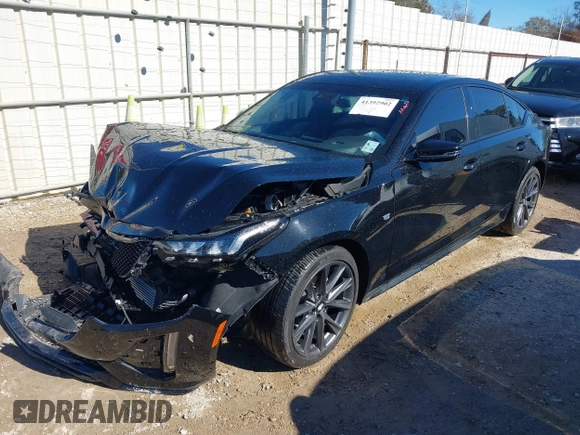 2024 Cadillac CT5 Sport z VIN 1G6DP5RK3R0127419, wystawiony jako IAAI lot #41392902 z przebiegiem 17 829 mil mil oraz . Historia ofert i sprzedaży dostępna na DreamBid. Obrazek 18.