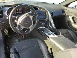 2017 Chevrolet Corvette 2LT z VIN 1G1YD2D79H5120543, wystawiony jako Copart lot #52300175 z przebiegiem 34 812 mil mil oraz Czysty tytuł • Clean title. Historia ofert i sprzedaży dostępna na DreamBid. Obrazek 8.