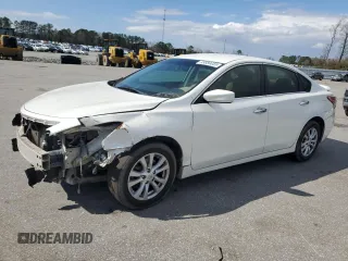 2014 Nissan Altima 2.5 with VIN 1N4AL3AP5EC139528, listed as a Copart auction lot 49589055 with 111,761 mi miles and Salvage Title. Bid and sale history available at carsss.com. Image 1.
