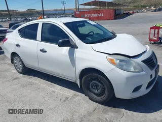 2014 Nissan Versa SV with VIN 3N1CN7AP0EL861162, listed as a IAAI auction lot 41871833 with 118,934 mi miles. Bid and sale history available at carsss.com. Image 1.