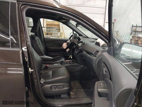 2020 Honda Passport Elite with VIN 5FNYF8H02LB010085, listed as a IAAI auction lot 41815080 with 79,343 mi miles. Bid and sale history available at carsss.com. Image 5.