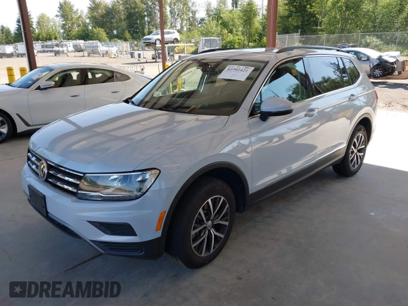2018 Volkswagen Tiguan SEL z VIN 3VV2B7AX0JM197274, wystawiony jako IAAI lot #42392421 z przebiegiem 45 453 mil mil oraz . Historia ofert i sprzedaży dostępna na DreamBid. Obrazek 17.